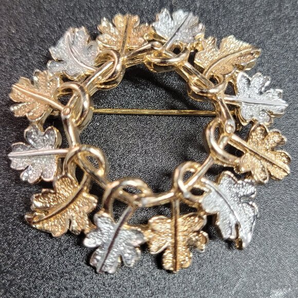 Vintage Signed Sarah Coventry Silver & Gold Tone 1968 “Garland” Line Brooch - Picture 1 of 3
